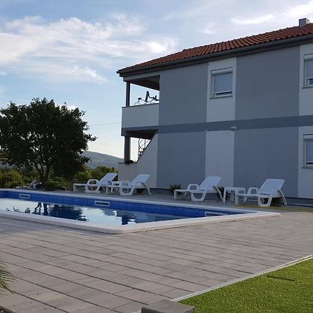 Apartments Zanic With Private Swimming Pool And Sea View Starigrad Paklenica Exteriér fotografie