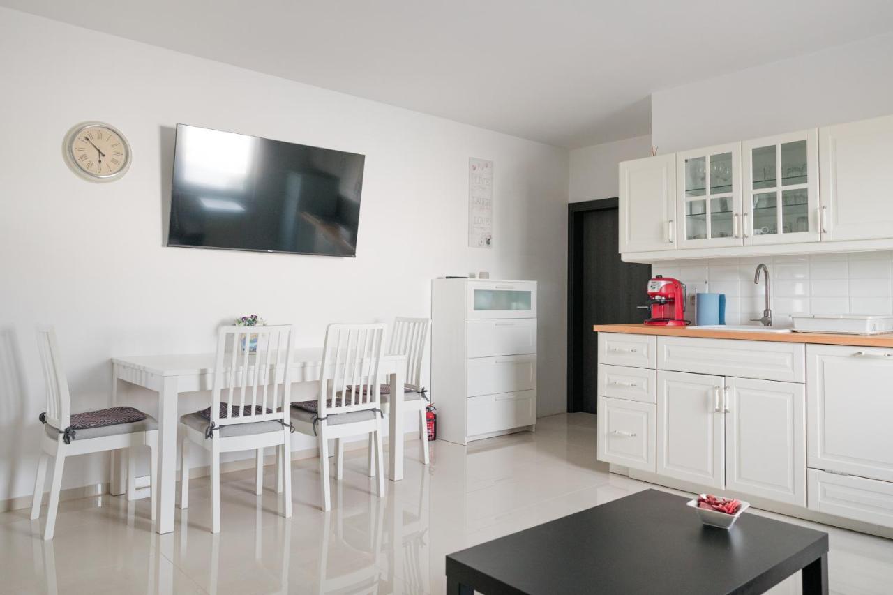 Apartments Zanic With Private Swimming Pool And Sea View Starigrad Paklenica Exteriér fotografie