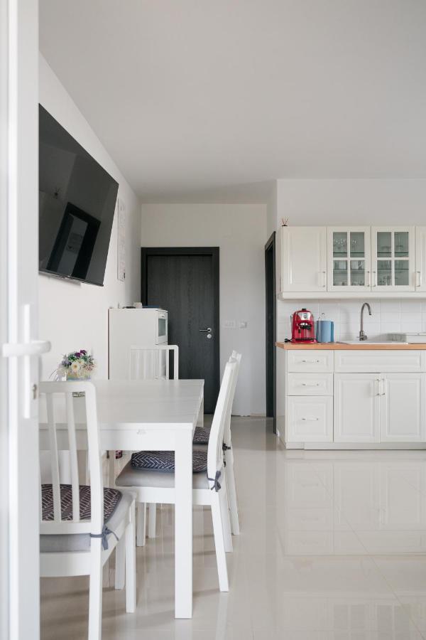 Apartments Zanic With Private Swimming Pool And Sea View Starigrad Paklenica Exteriér fotografie