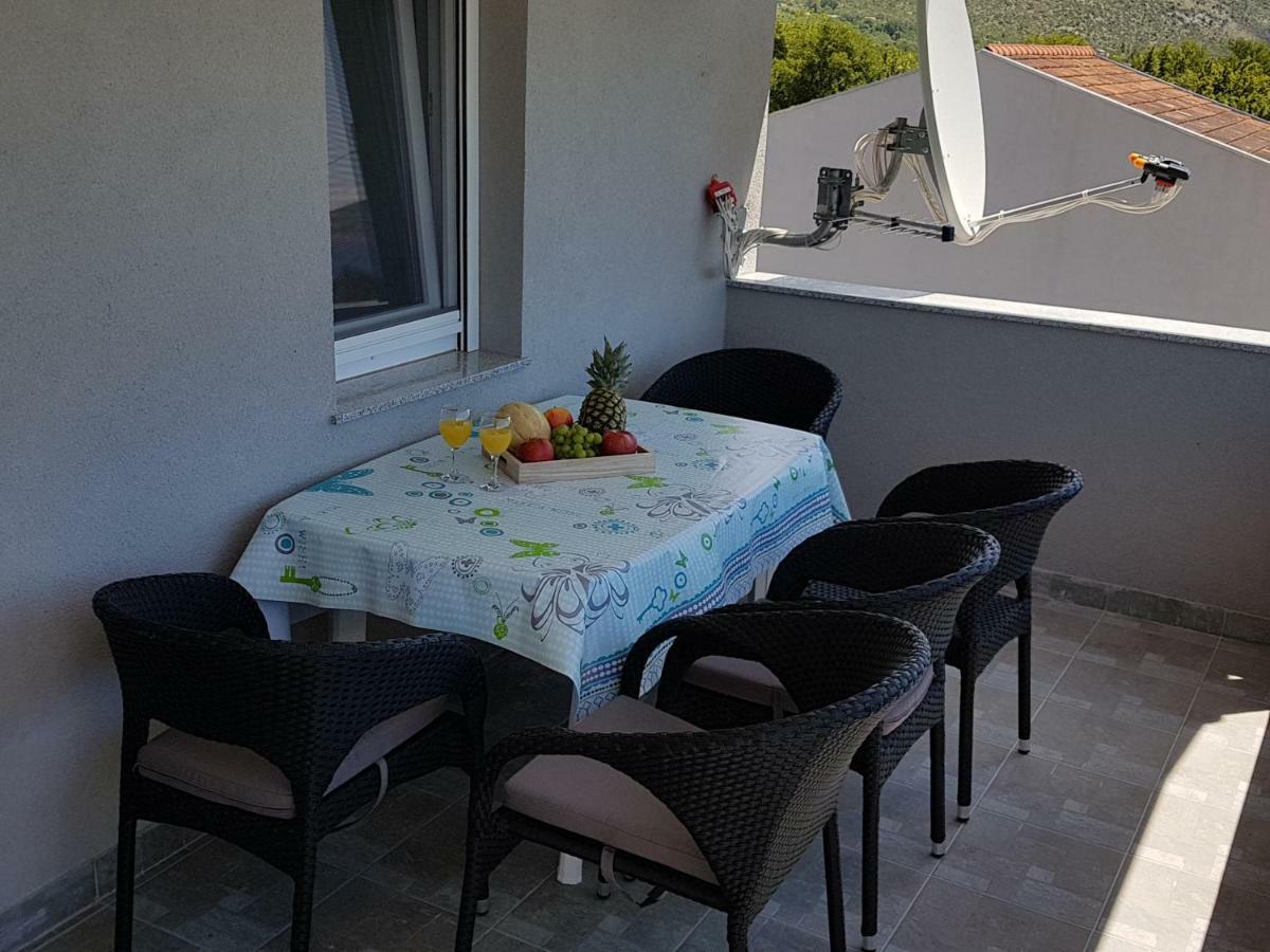 Apartments Zanic With Private Swimming Pool And Sea View Starigrad Paklenica Exteriér fotografie