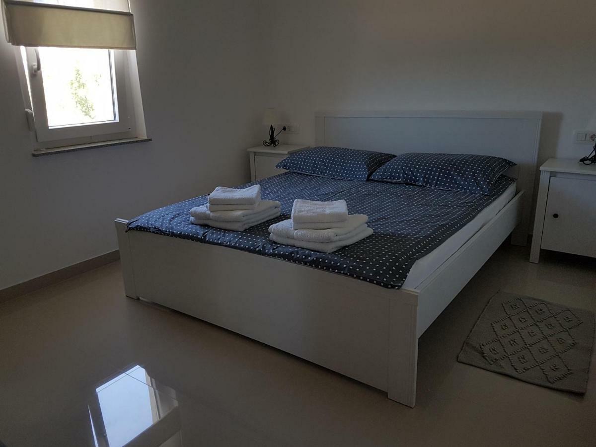 Apartments Zanic With Private Swimming Pool And Sea View Starigrad Paklenica Exteriér fotografie