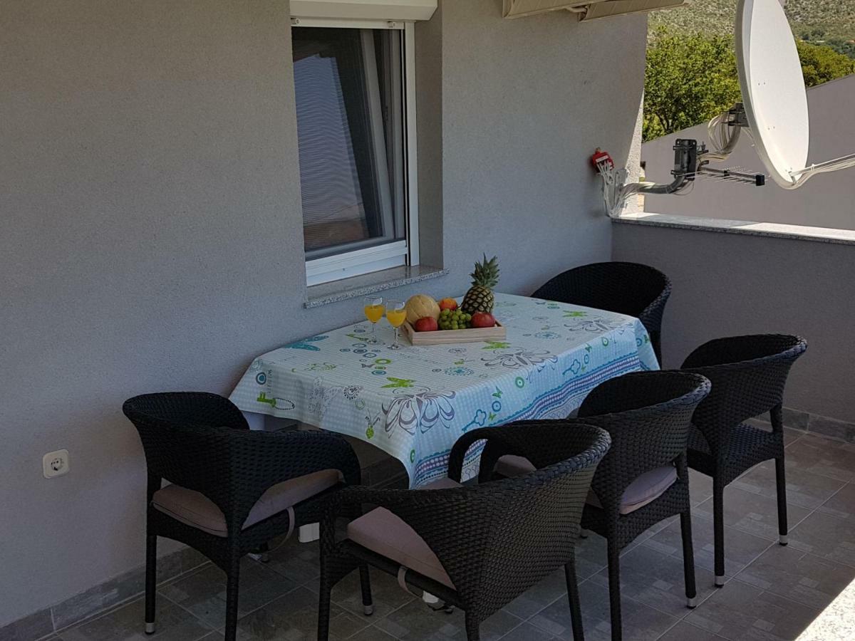Apartments Zanic With Private Swimming Pool And Sea View Starigrad Paklenica Exteriér fotografie