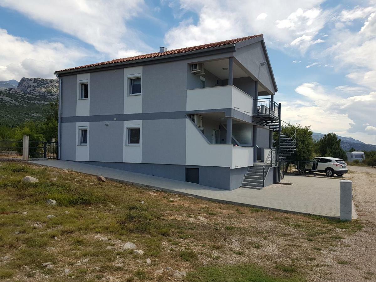 Apartments Zanic With Private Swimming Pool And Sea View Starigrad Paklenica Exteriér fotografie